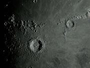 A bela e proeminente cratera COPERNICUS em 28/06/2012; 20h50m.