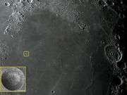 A minúscula e grandemente famosa cratera LINNÉ.